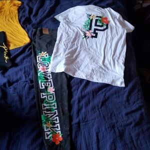 VS PINK TROPICAL OUTFIT RINGER SHIRT TEE AND BLACK AND WHITE LEGGINGS SET